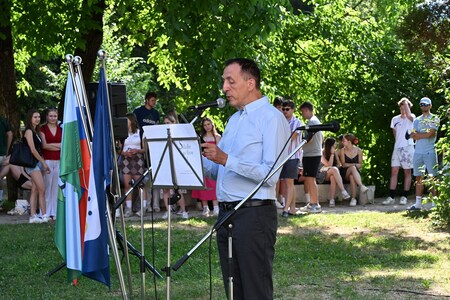 Gimnazija Ravne ponosno obeležila 34. obletnico dneva državnosti (7)